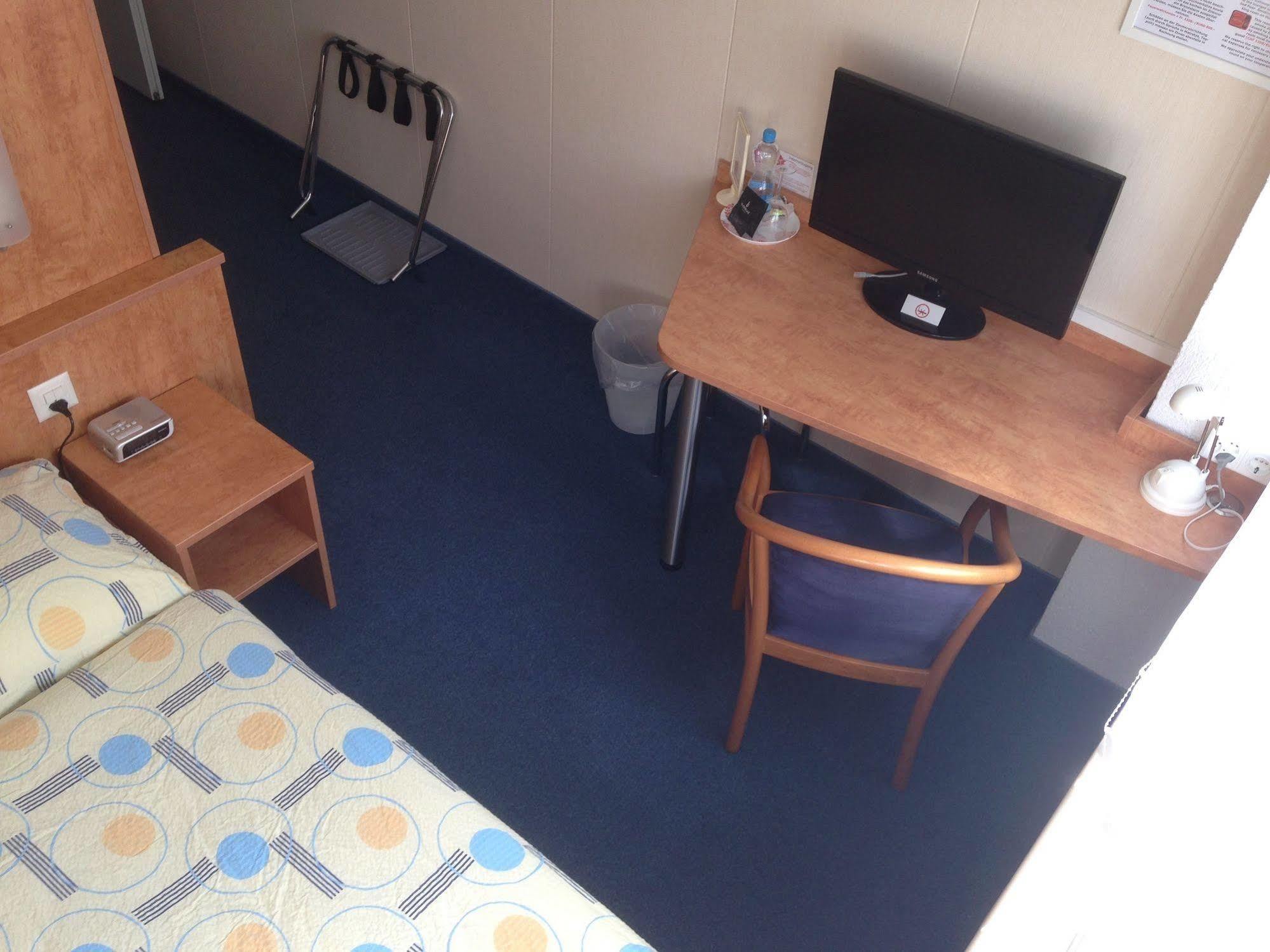 Budget Motel Self Check-In デリコン エクステリア 写真